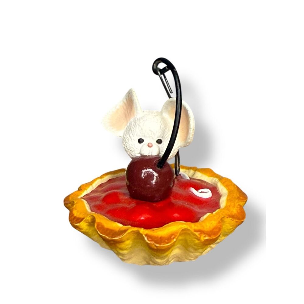 Vintage 1989 Hallmark Keepsake Cherry Jubilee Mouse in Pie Christmas Ornament - Picture 2 of 7